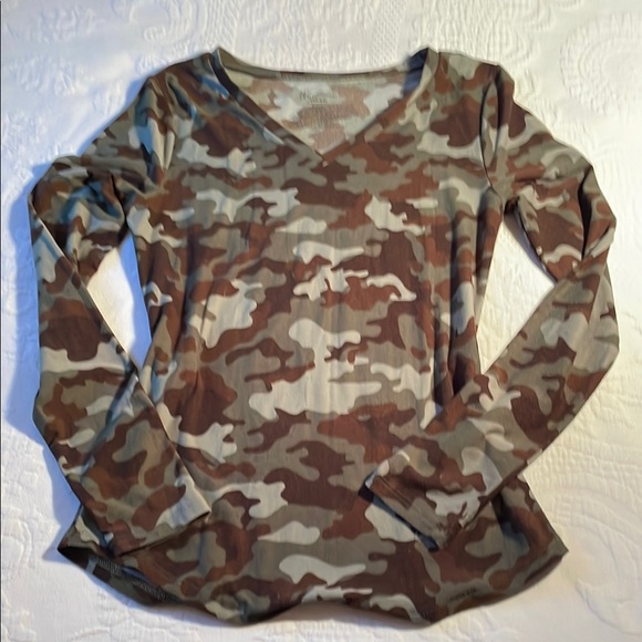 Camouflage Long Sleeve V-Neck Top. 2 same shirt, same size, same condition. - Picture 1 of 5